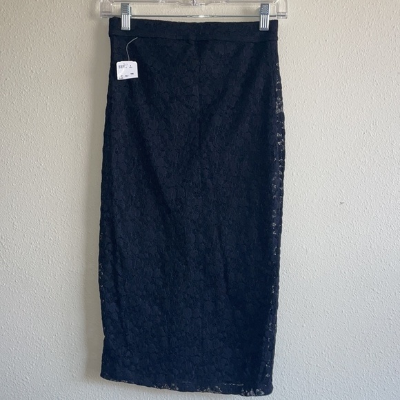 FOREVER 21 black lace pencil midi skirt in women’s small - Picture 7 of 8
